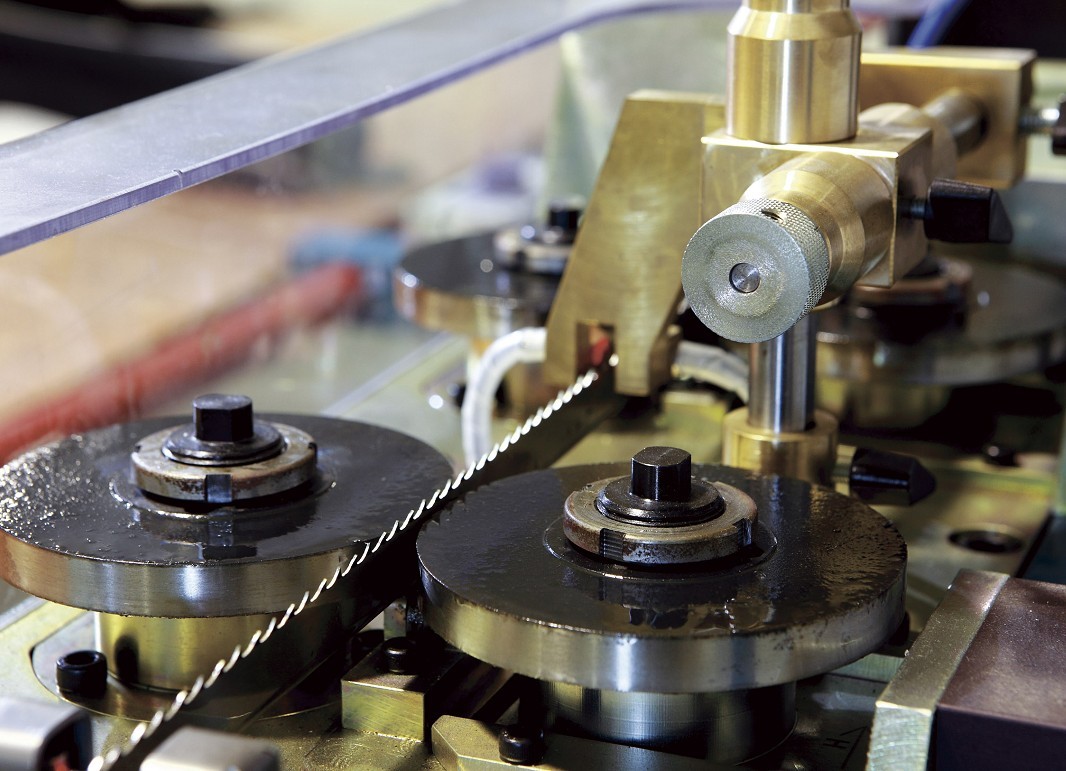 8 精度、速度、持久度；需求、追求、高要求